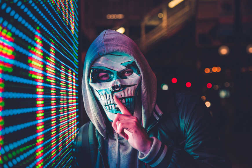 hackers and fraudsters in the crypto market